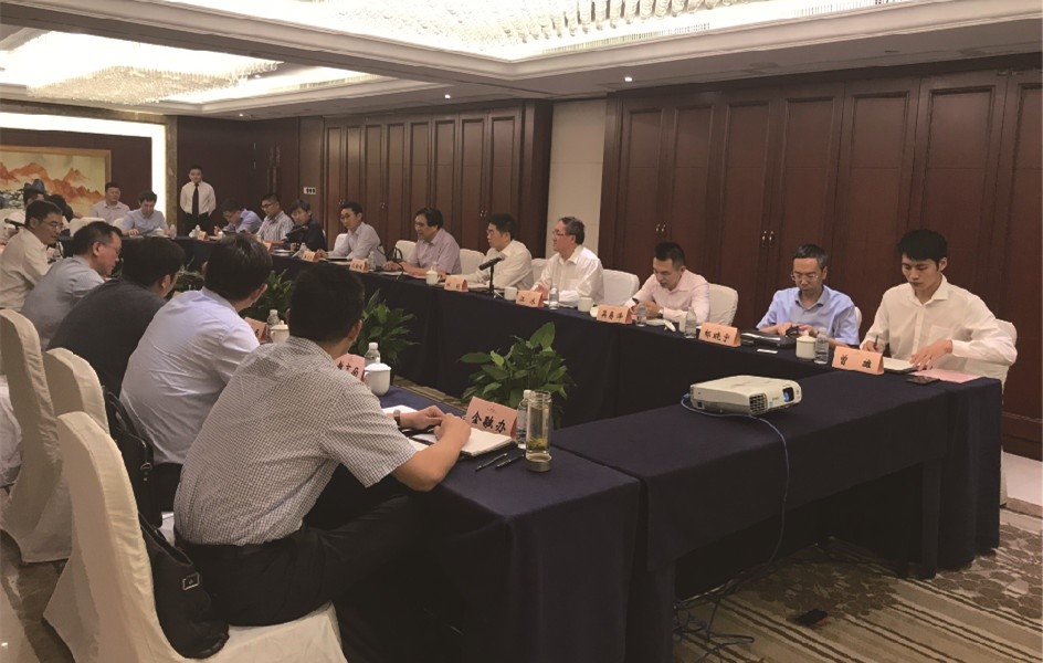 沈晗耀率百强企业与镇江市长张叶飞座谈(图1)