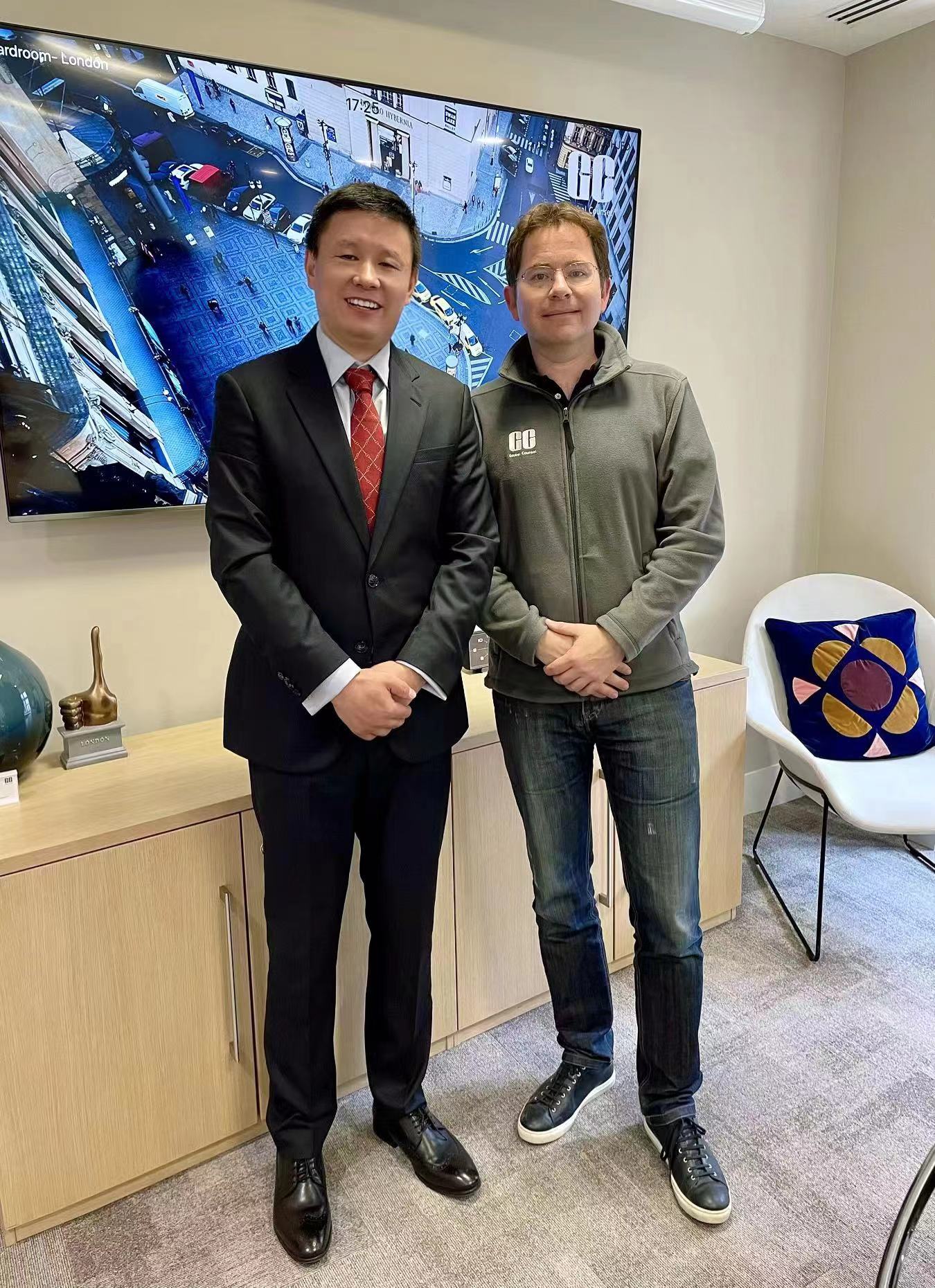 中国百强联盟董事总经理张友谊与英国Global Counsel CEO本杰明举行会谈(图1)