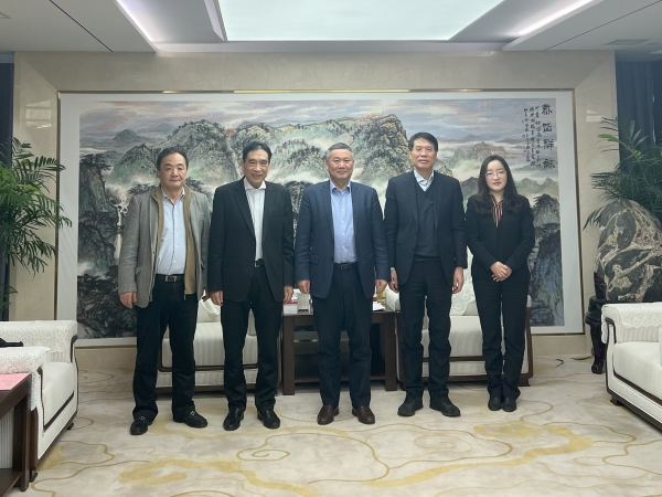 中材国际.jpg